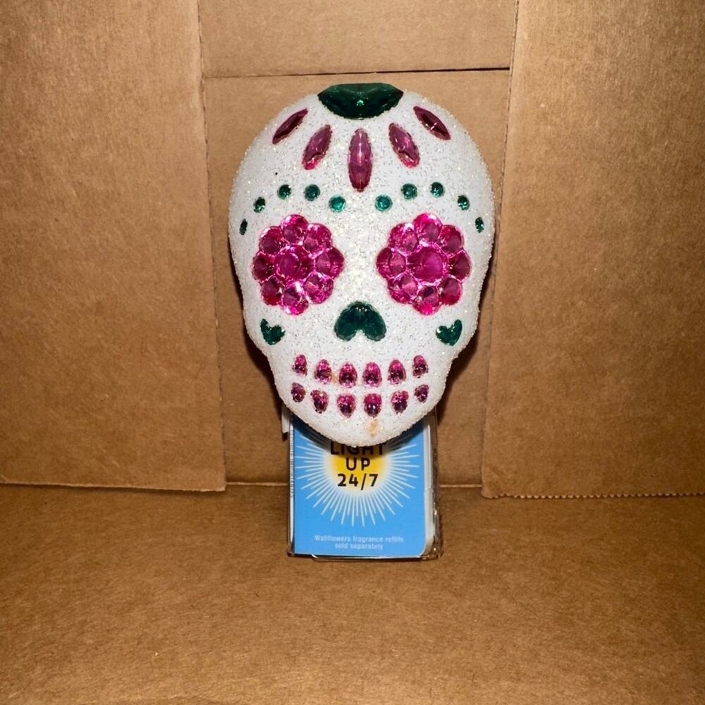 Bath and Body Works Sugar Skull Wallflowers Plug Light Up Day of the Dead